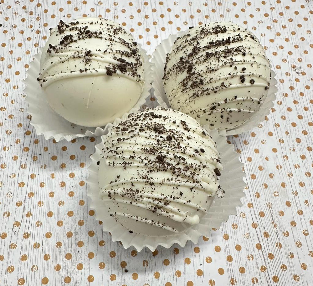 Cookies n' Cream Cocoa Bombs